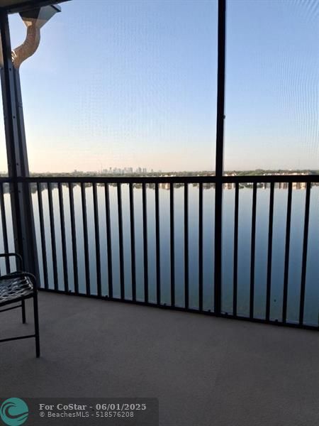 Building Photo - 105 Lake Emerald Dr