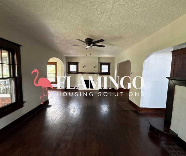 Building Photo - Spacious 3-Bedroom Home with Central Air & Garage in Dayton