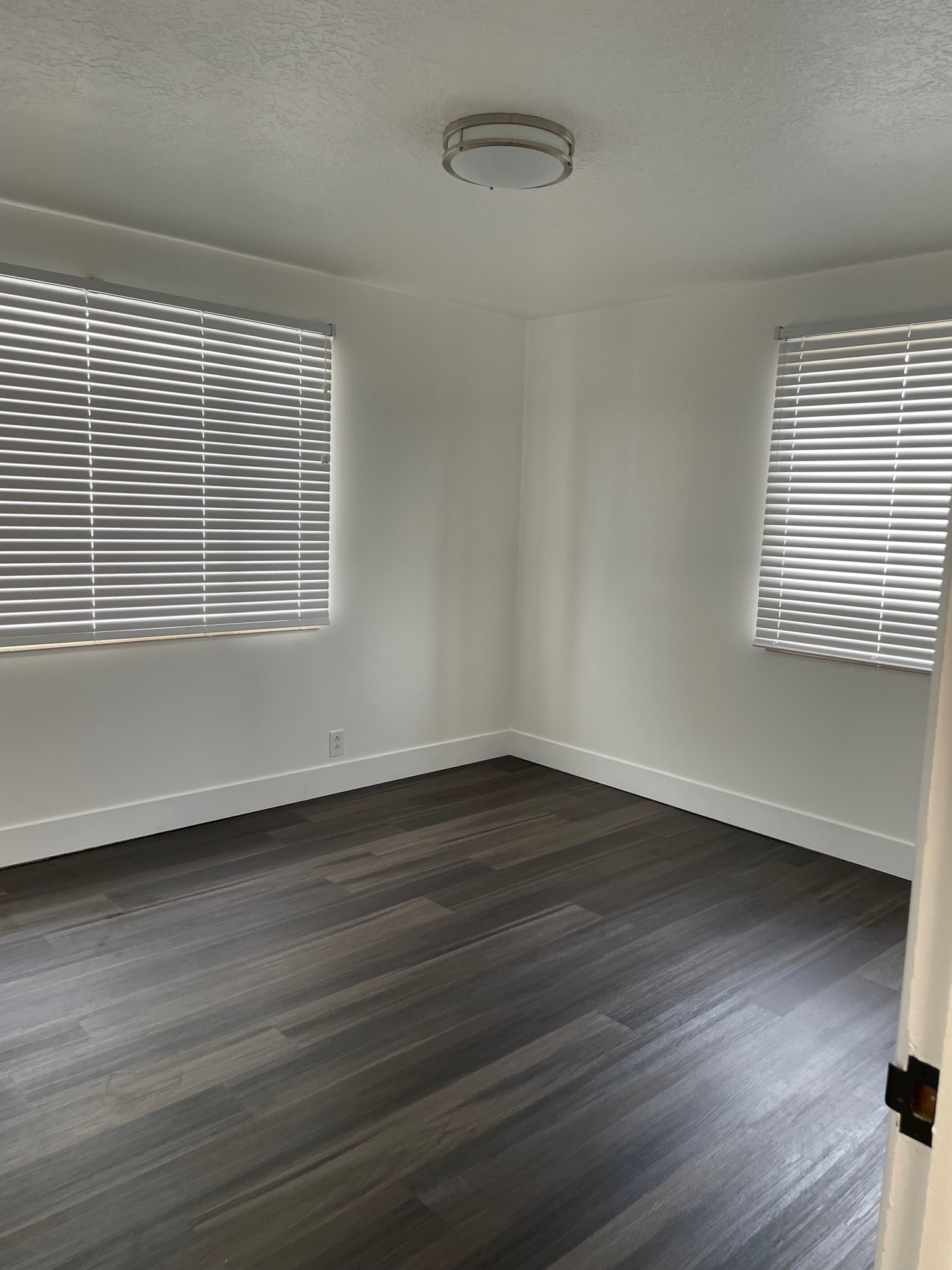 Building Photo - 250 E 600 S