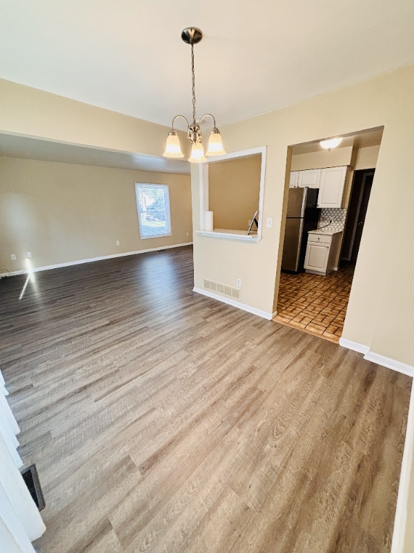 Building Photo - 116 Regents Blvd