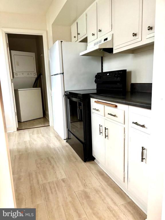 Building Photo - 19 Walnut St