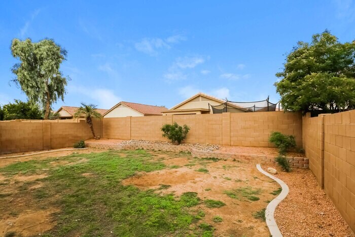 Building Photo - 12114 W Aster Dr