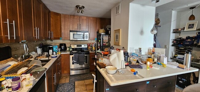 Building Photo - UPTOWN - GREAT 1BD/1BTH CONDO FOR RENT!