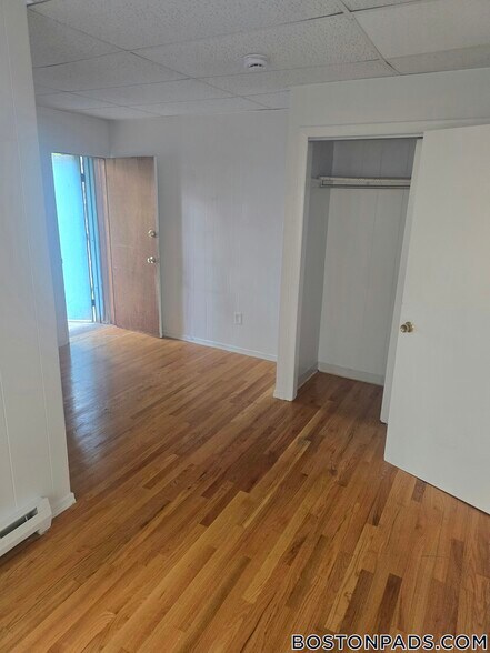 Building Photo - 199 Strathmore Rd