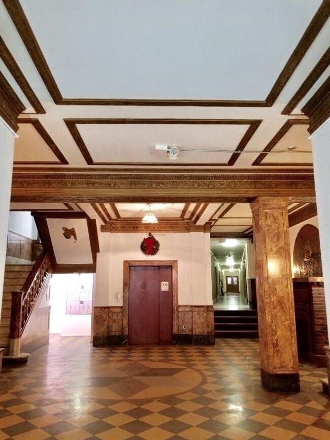 Building Photo - 821 Bergen Ave