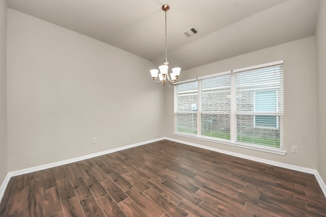 Building Photo - 6802 Level Pond Ln