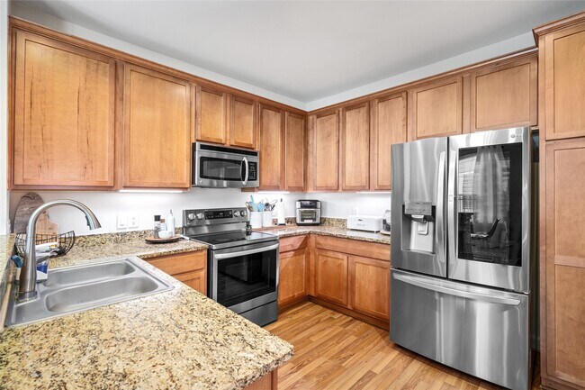 Building Photo - 3001 Murworth Dr