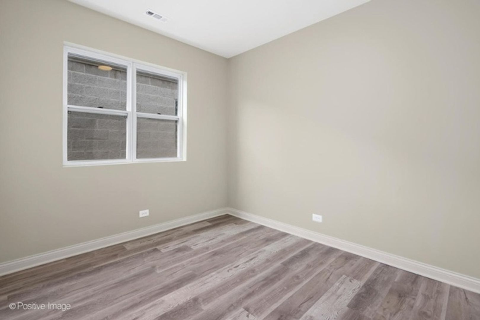 Building Photo - 2855 W Arthington St