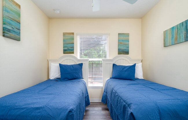 Building Photo - 2178 Royal Ridge Dr