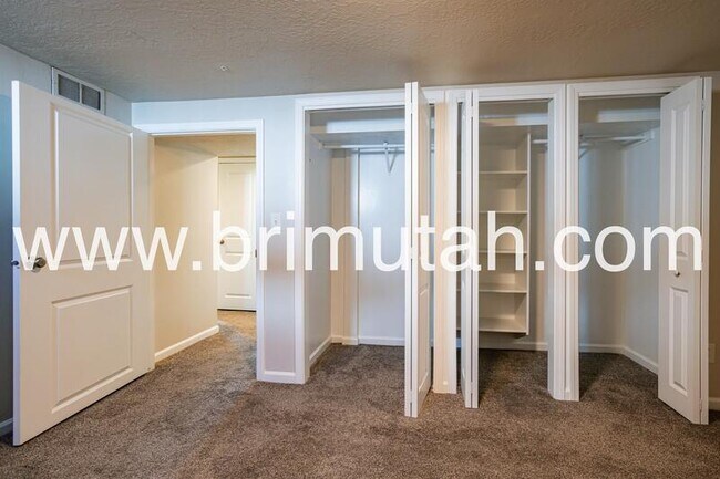 Building Photo - 1572 E Kensington Ave