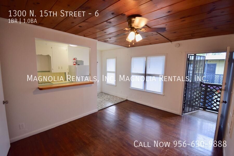 Building Photo - 1300 N 15th St
