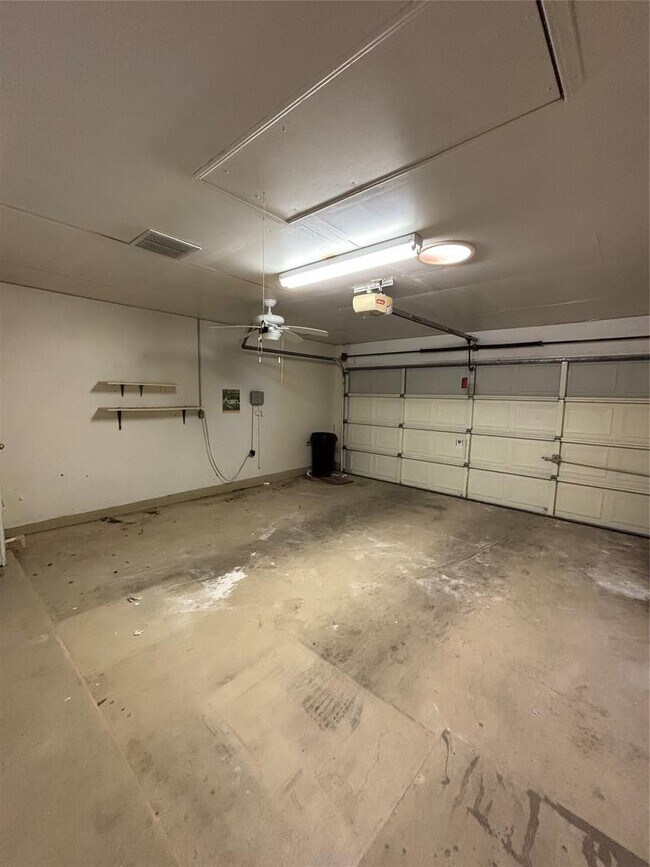 Building Photo - 1300 Leah Ln