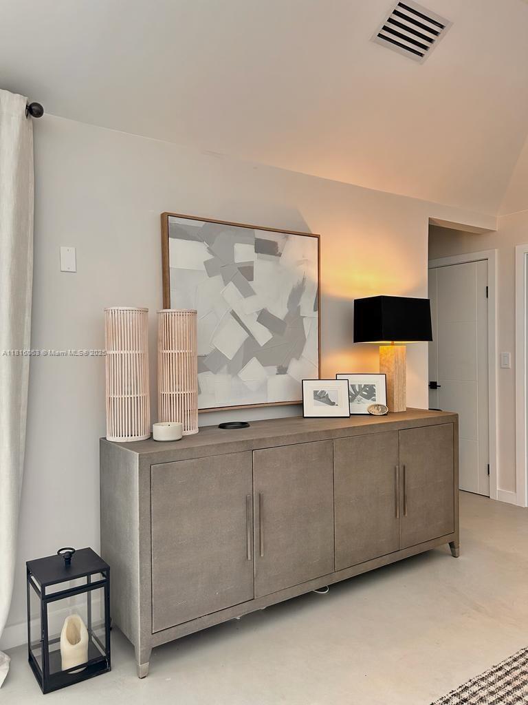 Building Photo - 375 Harbor Ct