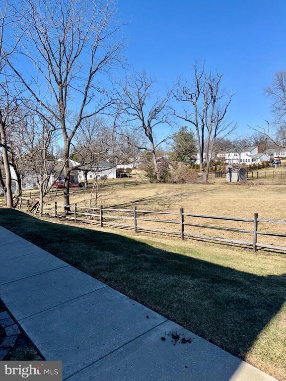 Building Photo - 22 Fitzwatertown Rd