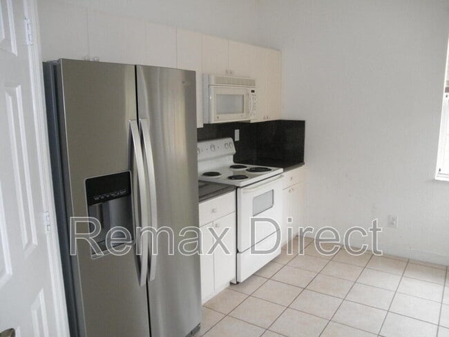 Building Photo - 2147 Shoma Dr