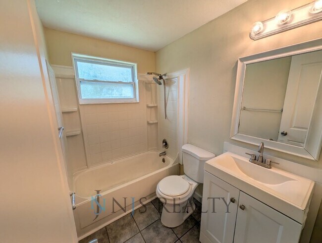 Building Photo - 3814 Linkwood St