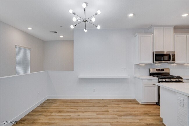 Building Photo - 237 Callen Falls Ave