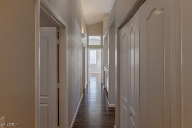 Building Photo - 167 Mountainside Dr