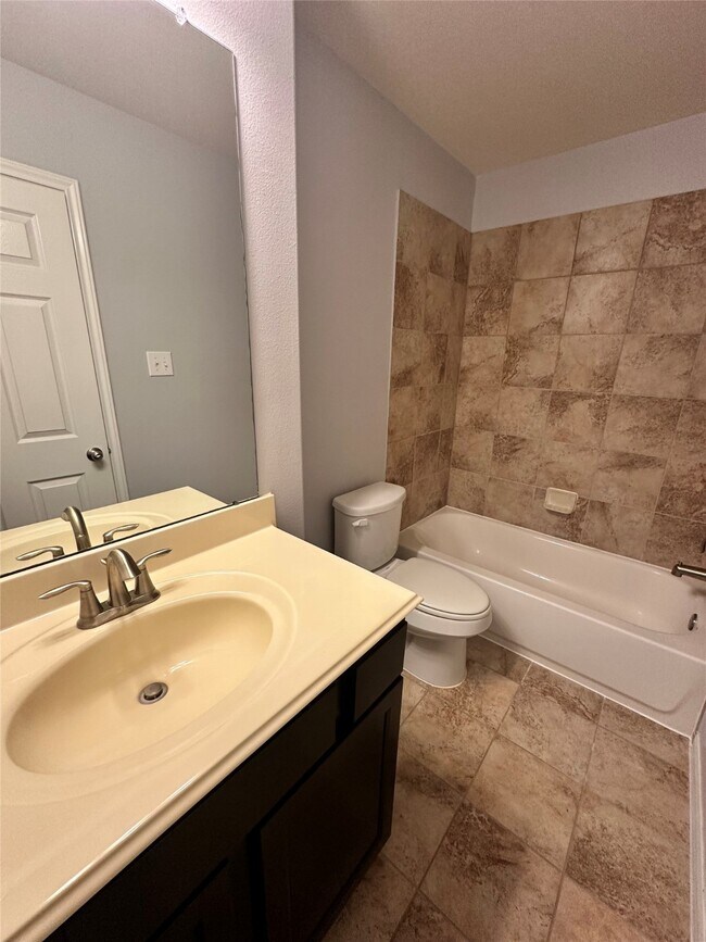 Building Photo - 6042 Wesley Manor Ct