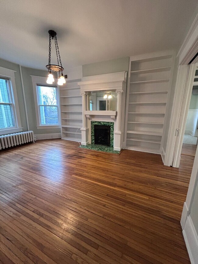 Building Photo - Renovated Victorian with historic touches & huge yard!