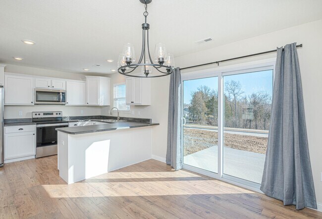 Building Photo - 720 Promenade Dr