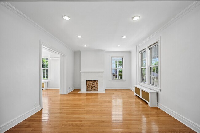 Building Photo - 155 Sunset Ln