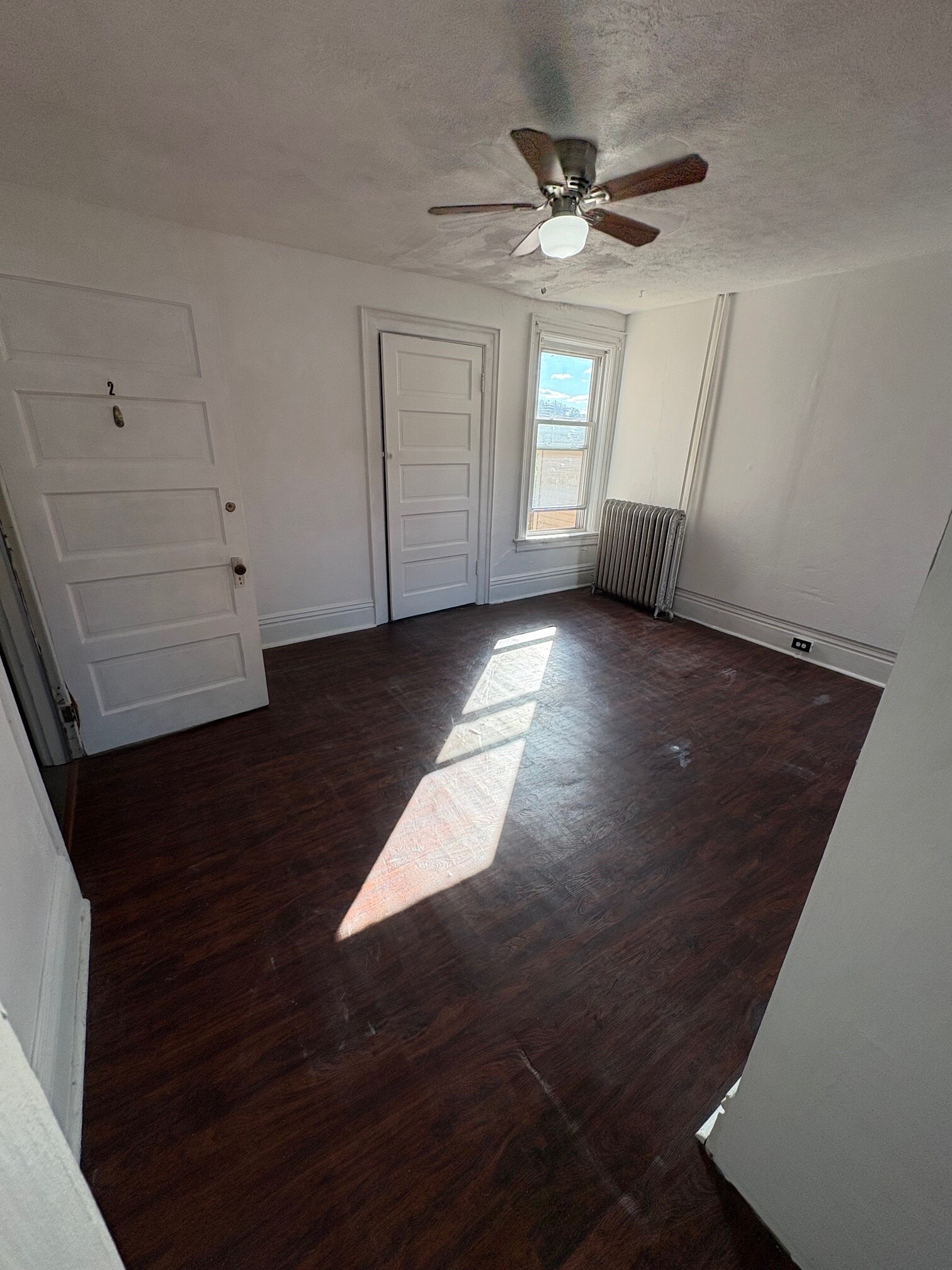 Building Photo - 543 3rd St