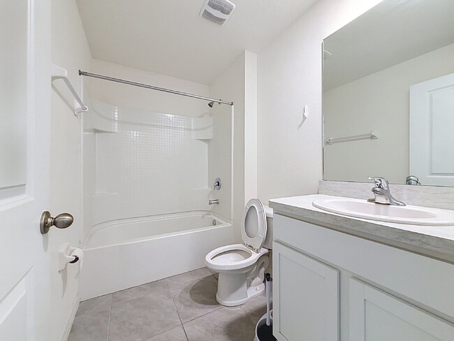 Building Photo - 13559 Southern Magnolia Dr