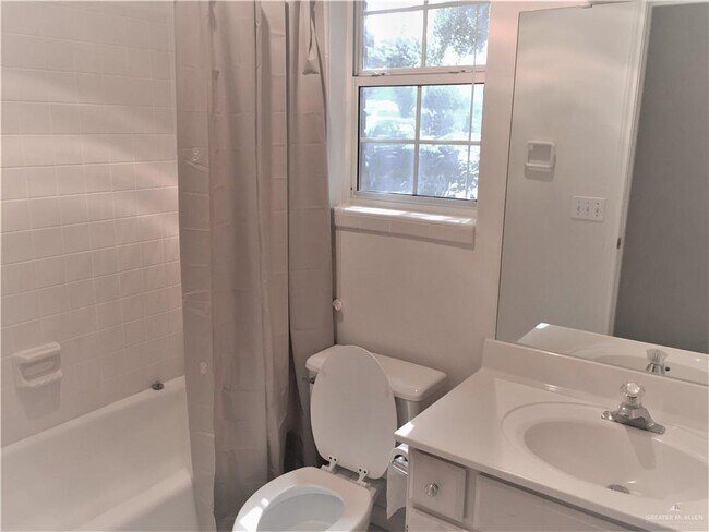 Building Photo - 24 N 43rd St