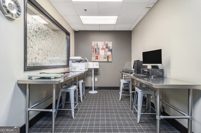 Building Photo - 620 Peachtree St NE