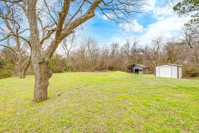 Building Photo - 5437 Sam Calloway Rd