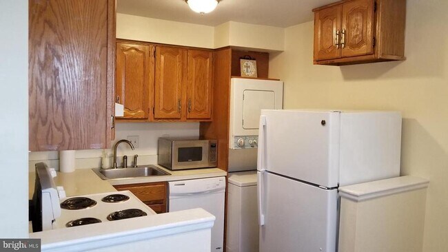 Building Photo - 200 Prince Frederick St