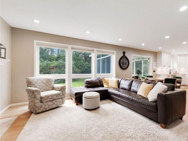 Building Photo - *Short term lease!* Spacious Like-New 2-Story with Office, Fireplace, Sunroom, Gourmet Kitchen & ...