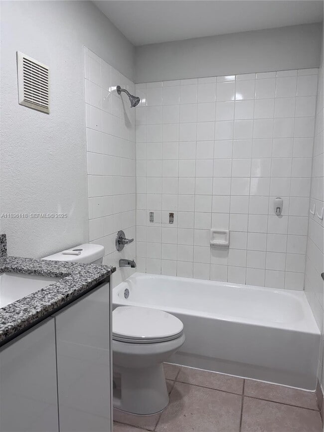 Building Photo - 553 NW 208th Terrace