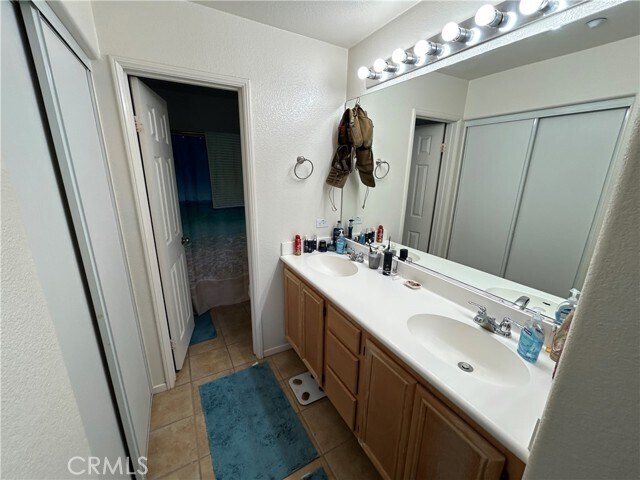 Building Photo - 41696 Woodridge Ave