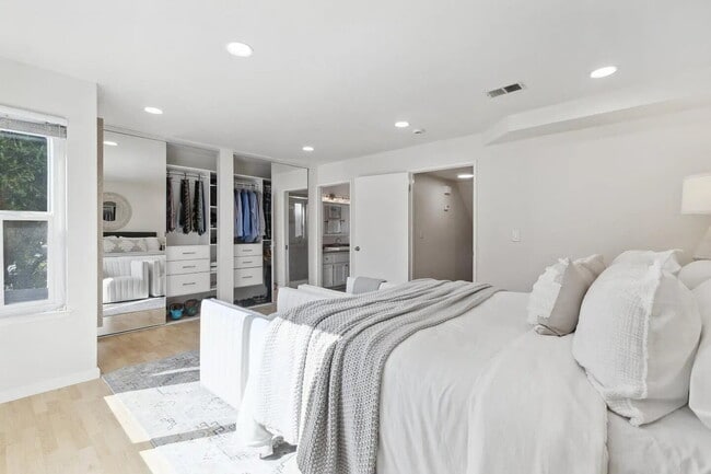 Building Photo - "Chic 1-Bedroom San Jose Retreat with Luxu...