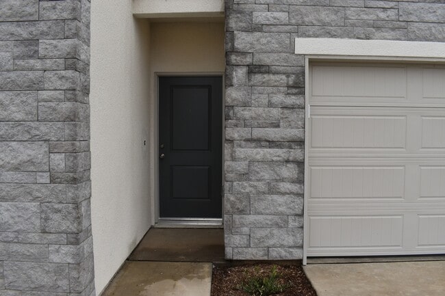 Building Photo - 4448 N San Miguel Ave