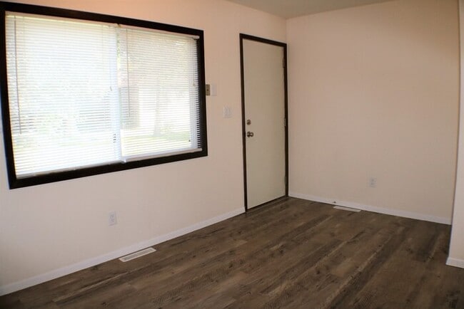 Building Photo - $1,600 | 2 Bedroom, 1 Bathroom Duplex | Pet Friendly* | Available for August 1st, 2026 Move In!