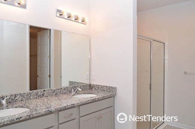 Building Photo - 95511 Hanover Ct