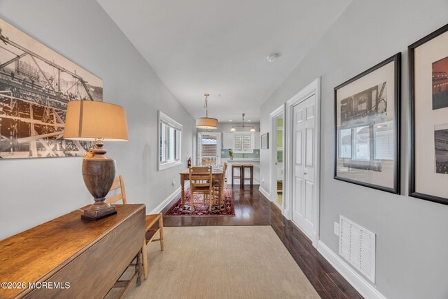 Building Photo - 46 Barberie Ave