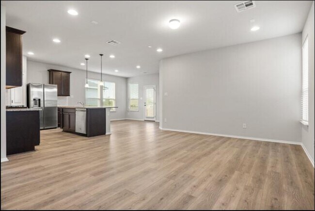 Building Photo - 353 Spiny Lizard Ln