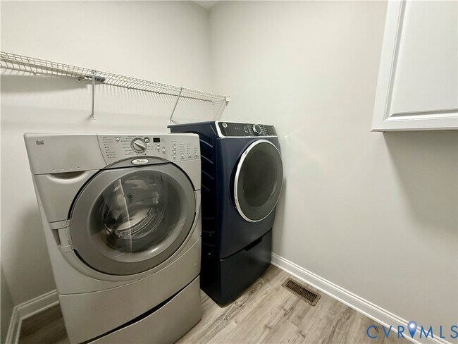 Building Photo - 1625 Southcreek Dr