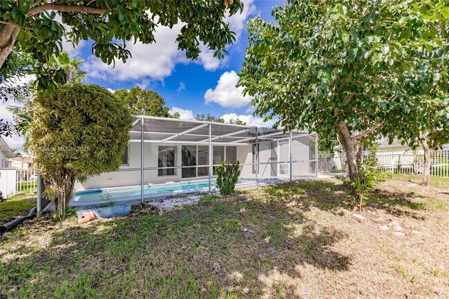 Building Photo - 10760 NW 29th Manor