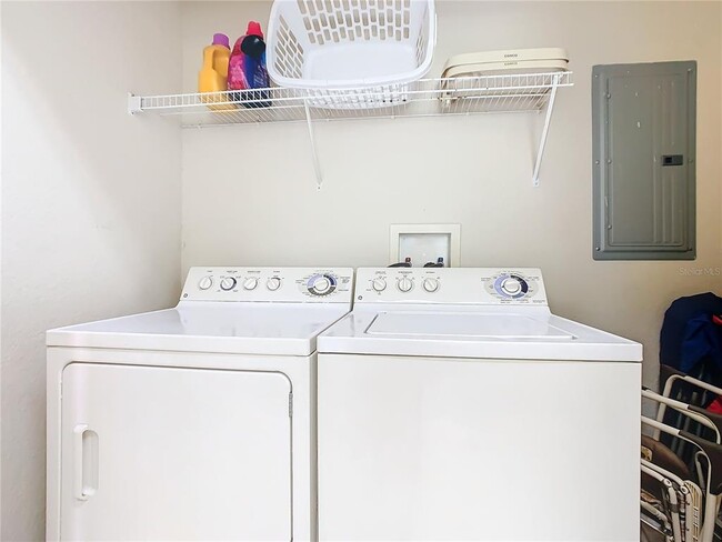 Building Photo - 2641 Old Kent Cir