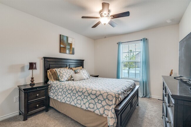 Building Photo - 8366 Slowburn Dr