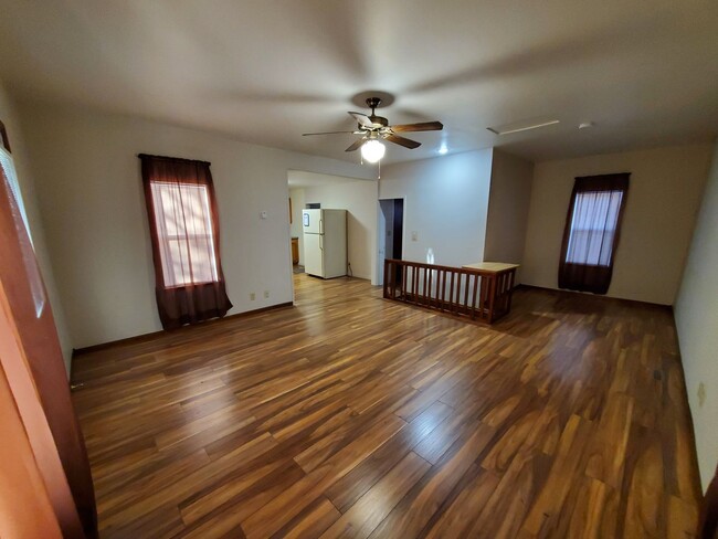 Building Photo - Remodeled, nice and clean house in Clay Ce...