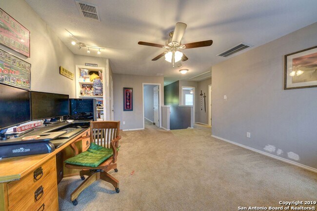 Building Photo - 3 Bedroom/2.5 Bathroom Home Located in Bentwood Ranch