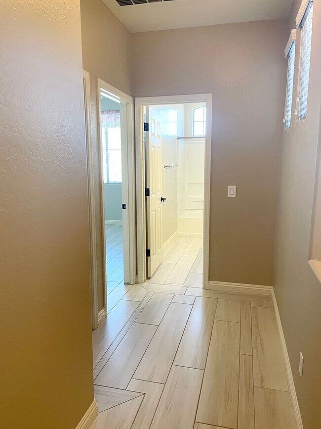 Building Photo - Beautiful Single Level 3 Bed/ 2 Bath + Den Home In Maricopa. Tons of Upgrades Throughout!