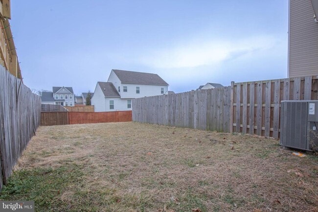 Building Photo - 440 Rumbling Rock Rd