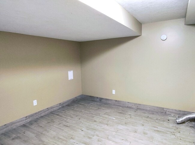 Building Photo - Great 4 Bd 3 Bath Home in Draper